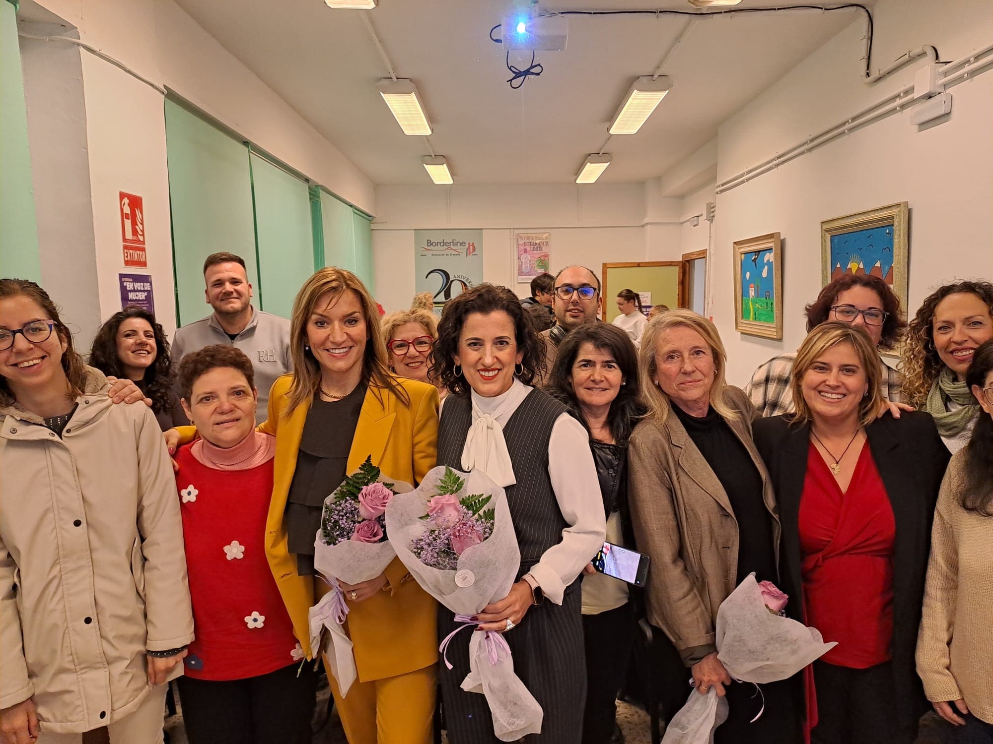 «EN VOZ DE MUJER» CON VOZ DE COMUNICADORAS